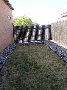 Precision Groomers has a Outdoor area for dogs to play and poop in Las Cruces