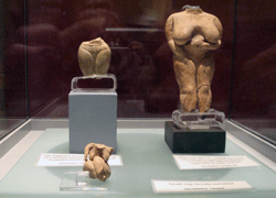 Hypogeum goddess sculptures