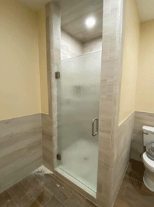 Glass shower doors custom made in Las Cruces at Art Glass